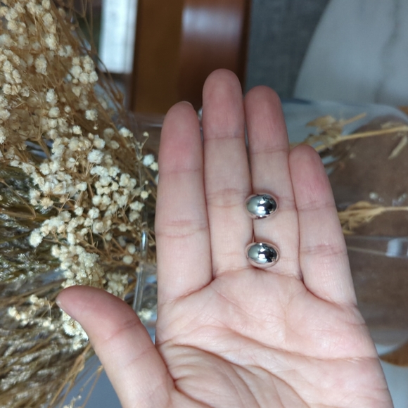 Silver color Simple design earrings - Picture 4 of 5